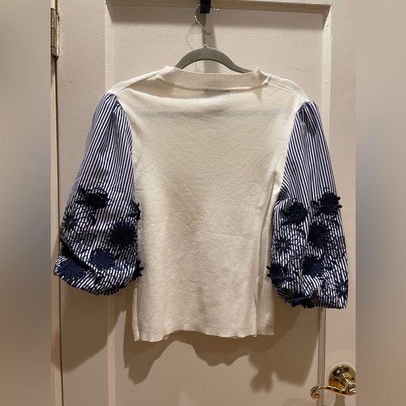 NWT Garcia Top with embroidered Puff Sleeves. - Picture 3 of 5